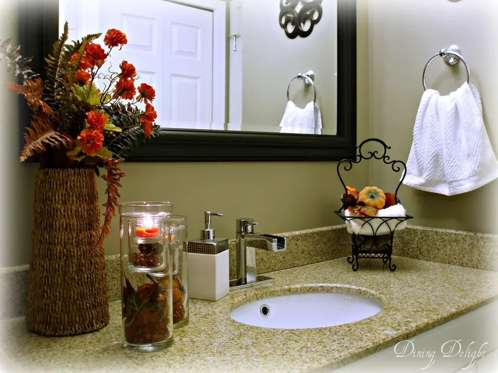 Fall Bathroom Decorating Ideas & DIY Fall Bathroom Decor ...