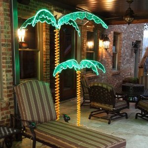 LOVE all these fake palm trees ideas ❤❤❤ the ones with lights are gorgeous - I want them in my backyard everywhere!