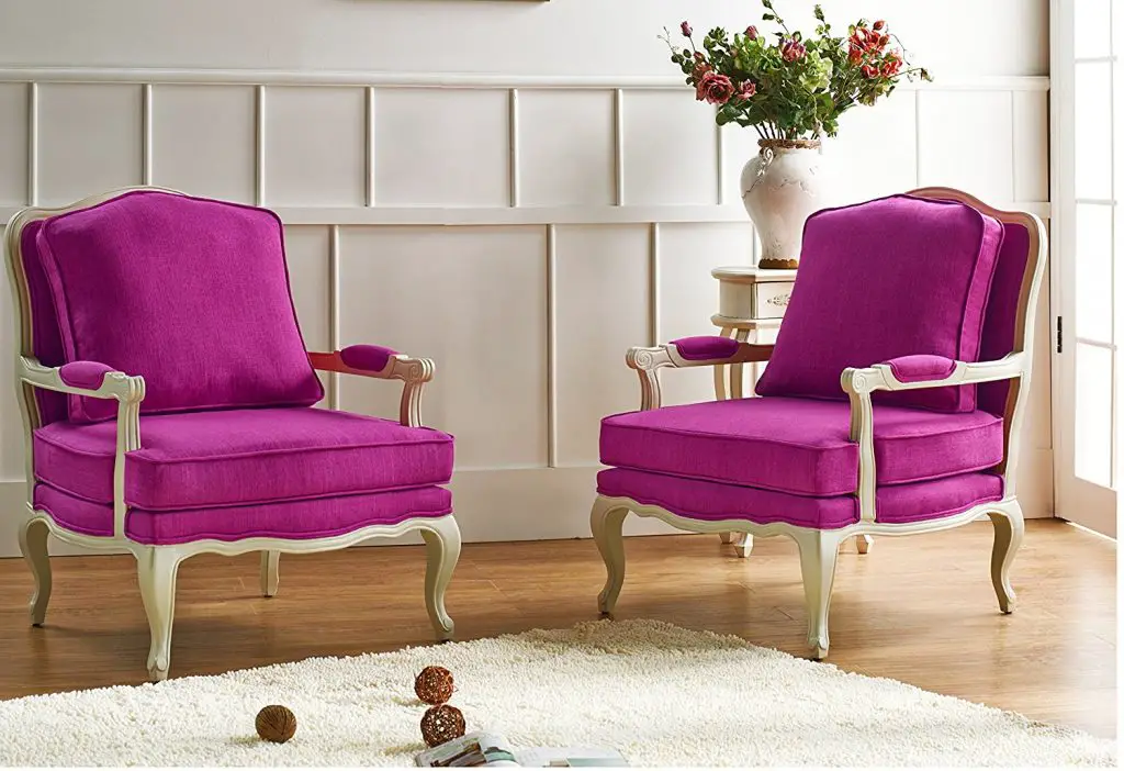 Love these hot pink chairs!