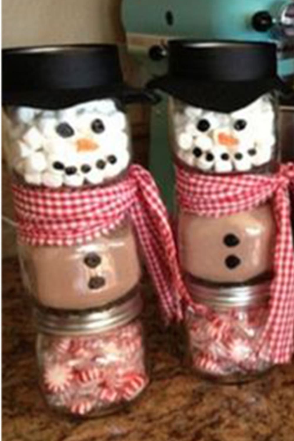 Mason Jar Christmas Gifts and Crafts - Easy Mason Jar Christmas Gift Ideas for Homemade Holiday Gifts for Neighbors, teachers, friends, co-workers and family. Easy DIY Christmas mason jars and Christmas mason jar decorating ideas - how to decorate mason jars for Christmas gifts - DIY Mason Jar Gifts and Cute Mason Jar Ideas For Christmas Presents - Snowmen made out of mason jars