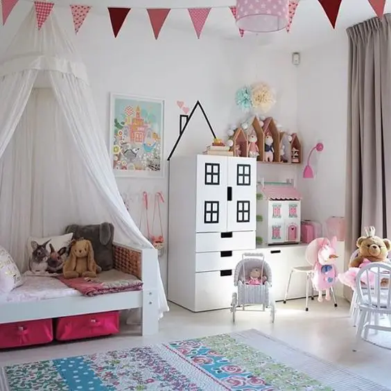 Canopy bed and bedroom decor idea for little girls. #littlegirlsroom #bedroom #bedroomideas #bedroomdecor #diyhomedecor #homedecorideas #diyroomdecor #littlegirl #toddlergirlbedroomideas #toddler #diybedroomideas #pinkbedroomideas