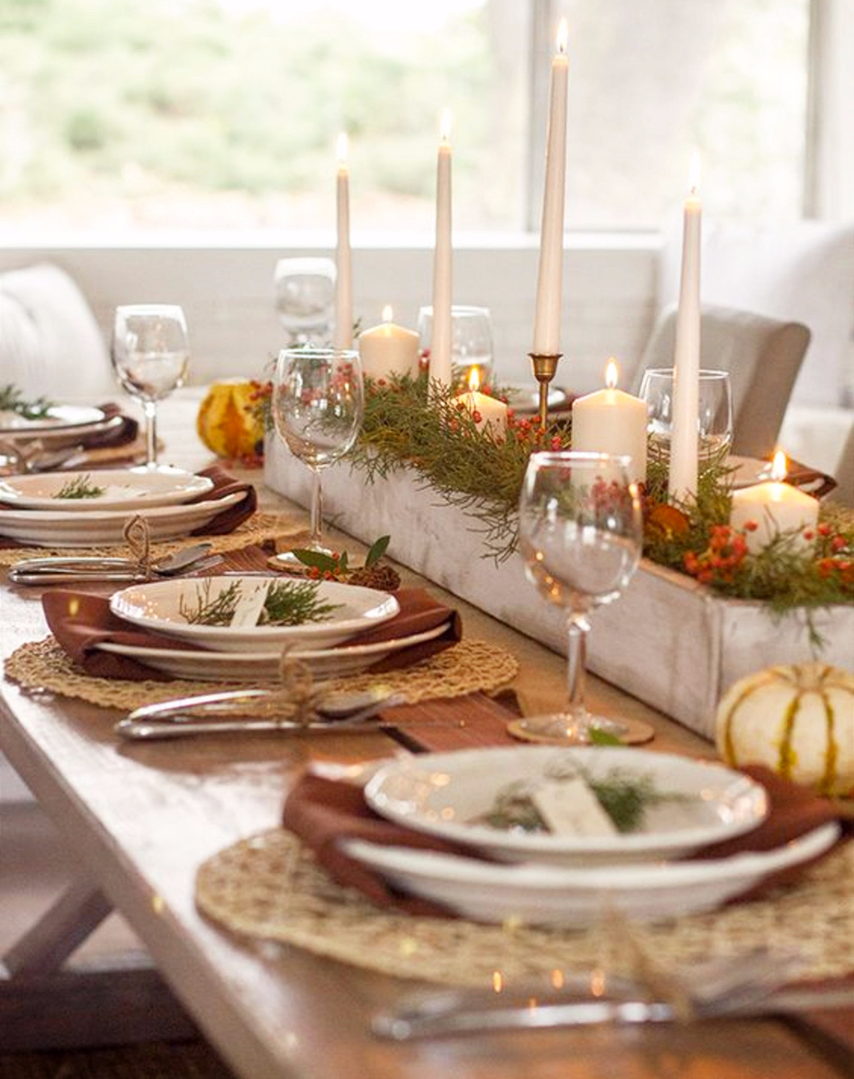 Thanksgiving Table Settings • DIY ideas for your Thanksgiving table • Thanksgiving Table Decor • Thanksgiving Centerpieces • Thanksgiving Dinner Table • Thanksgiving Tablescapes • Fall table & Fall Table Settings Pictures and ideas for small intimate romantic Thanksgiving table or a Thanksgiving table for a crowd.
