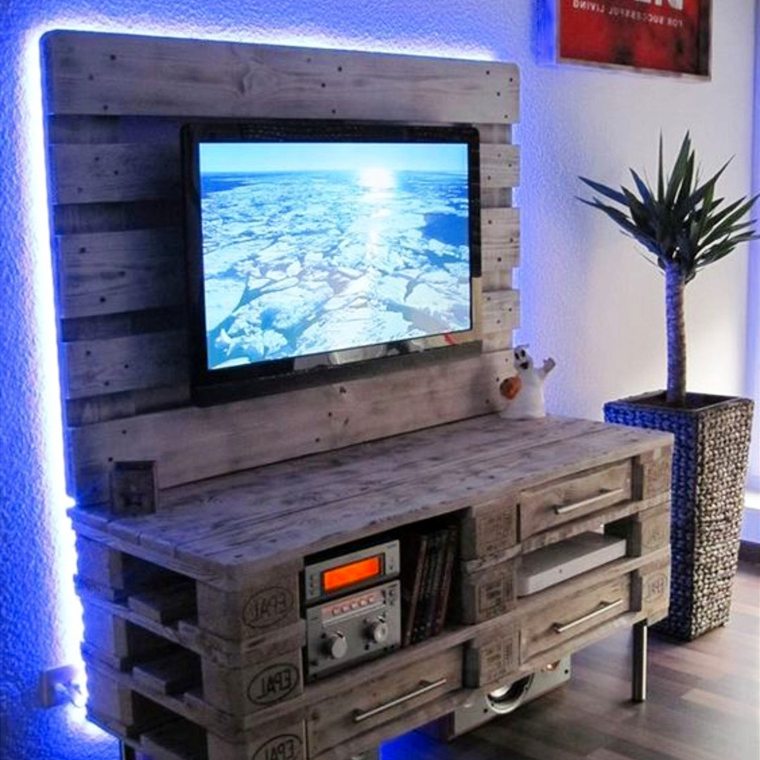 Pallet Projects - Pallet TV stand entertainment center made from old pallets and pallet wood - love the lights! Simply AMAZING DIY Pallet Projects and Pallet Furniture Ideas To Make