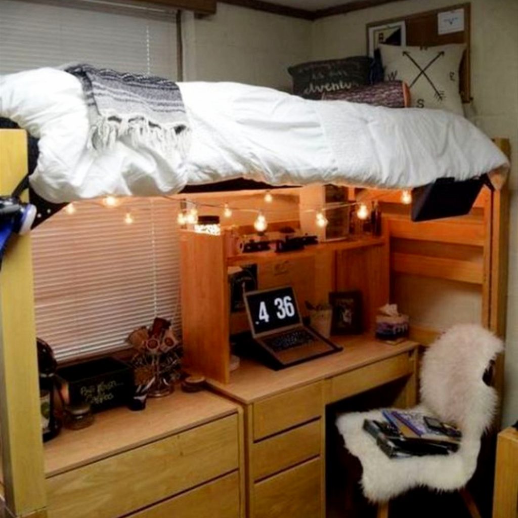 Dorm room ideas for college freshmen girls #dormroomideas #gettingorganized #goals