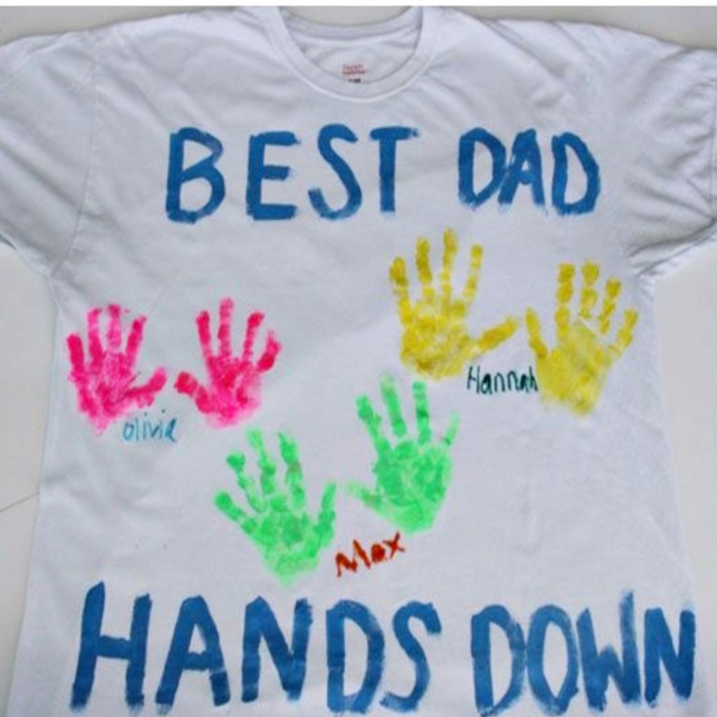 Easy Father's Day Crafts for Preschoolers, Toddlers and kids of all ages.  Easy Crafts for Kids to Make for Dad for Father's Day or his Birthday #craftsforkids #giftsfordad #momhacks