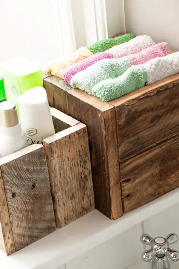 Rustic Bathroom Decor ideas - Get organized with old wood boxes and crates - Easy DIY Rustic Home Decor Ideas on a Budget