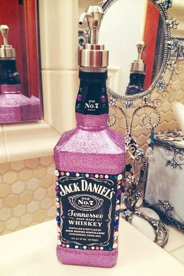 Paint and old bottle with sparkley paint for a unique DIY soap dispenser - how to decorate your room without buying anything