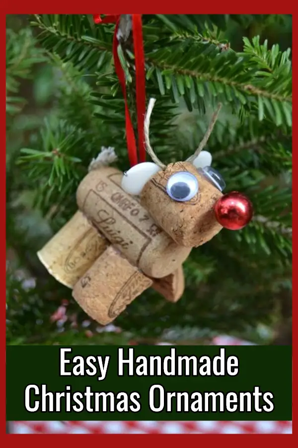 Easy Christmas Tree Ornaments to make to decorate or for handmade gifts - Use old wine corks to make an easy DIY Rudolph tree ornaments!