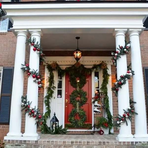Christmas wreath decorations for front door - DIY triple Christmas wreath ideas