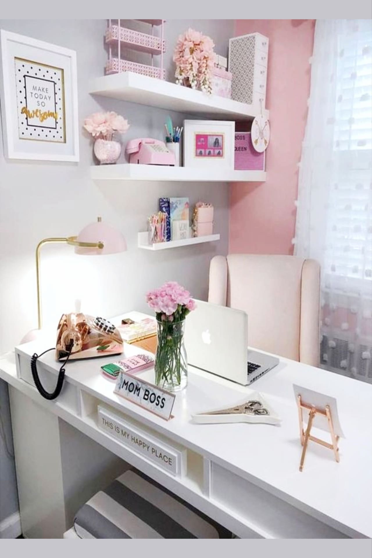 Home Office Ideas for Women (even if you're on a budget) Pretty small spaces and glam and elegant home office inspiration for work at home moms