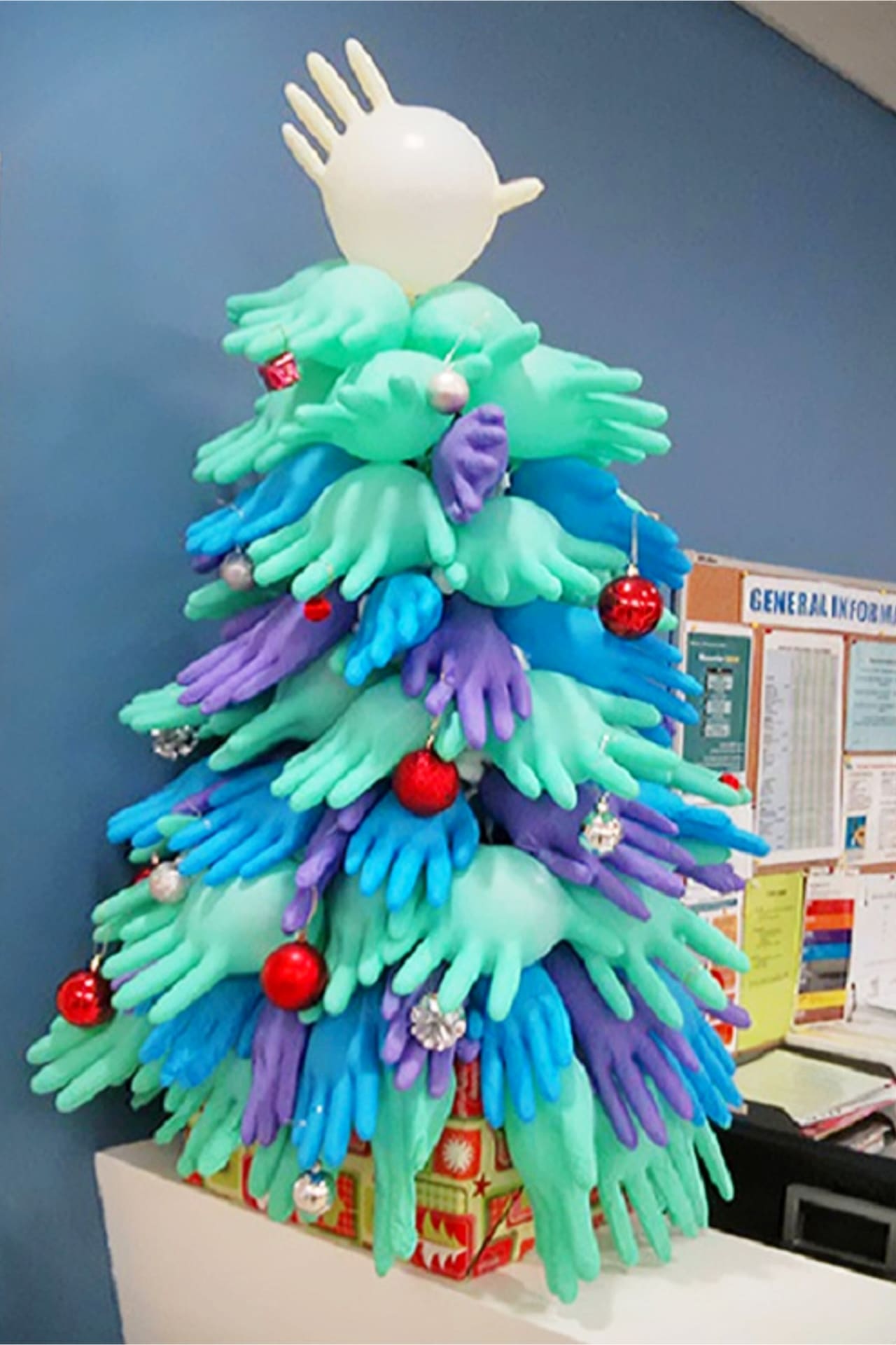 Christmas decorating ideas for doctor's office or dentists office - DIY Christmas decorations - Christmas tree made out of doctor's gloves
