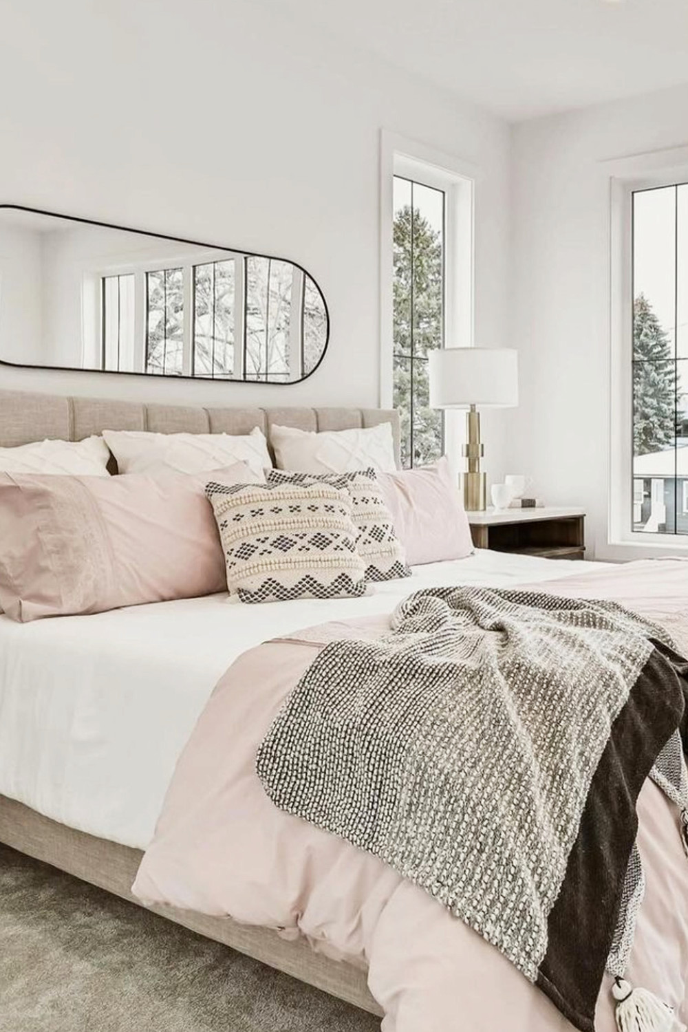 Blush Pink Bedroom Ideas - Cozy Dusty Rose Bedroom Decor For Grown-Ups